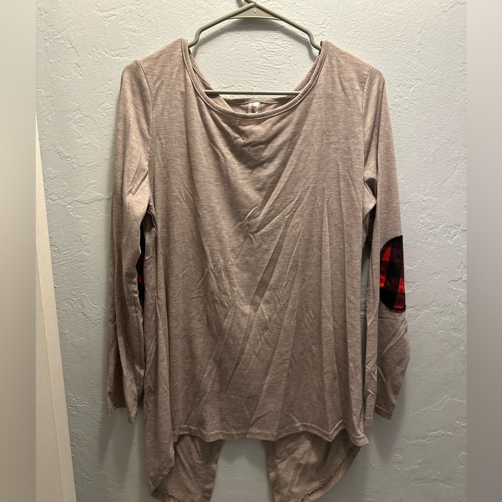 Leo Rosi gray button down back plaid elbows blouse